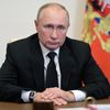 Президент РФ Владимир Путин во время встречи по видеосвязи с председателем Центральной избирательной комиссии РФ Эллой Памфиловой Президент РФ Владимир Путин во время встречи по видеосвязи с председателем Центральной избирательной комиссии РФ Эллой Памфиловой