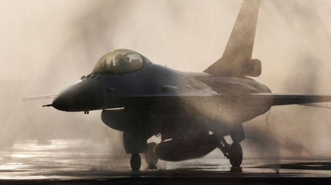 Истребитель F-16