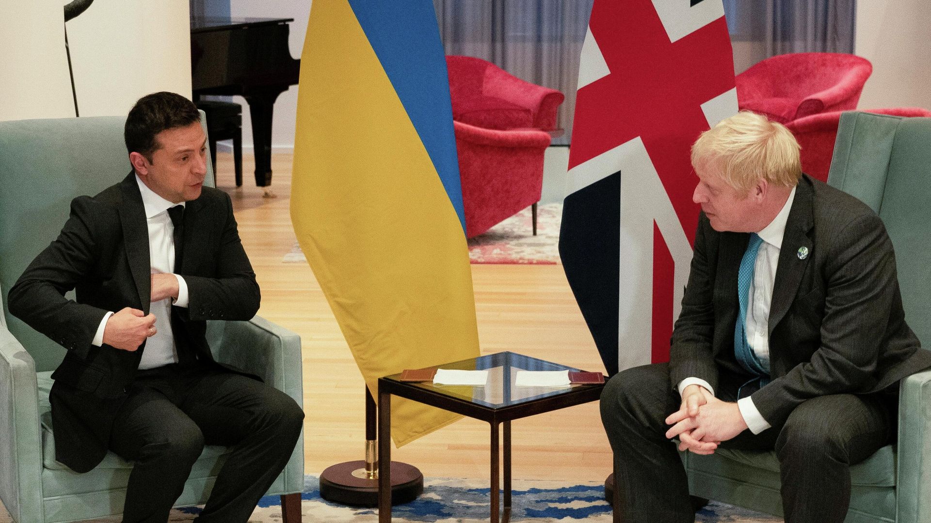 Президент Украины Владимир Зеленский на встрече с премьер-министром Великобритании Борисом Джонсоном в Нью-Йорке Президент Украины Владимир Зеленский на встрече с премьер-министром Великобритании Борисом Джонсоном в Нью-Йорке - РИА Новости, 1920, 23.09.2021