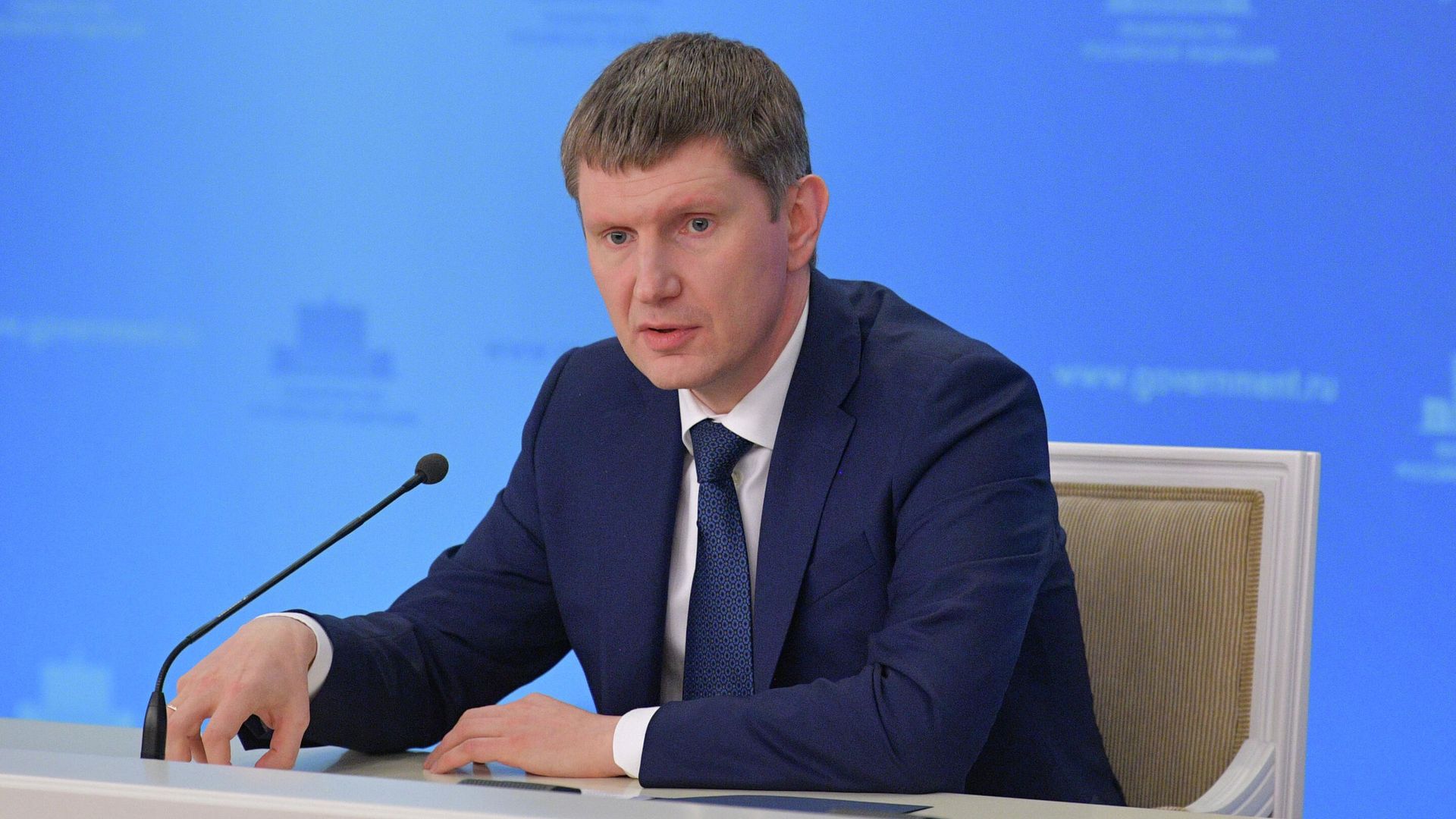 Министр экономического развития РФ Максим Решетников во время брифинга Министр экономического развития РФ Максим Решетников во время брифинга - РИА Новости, 1920, 08.12.2021