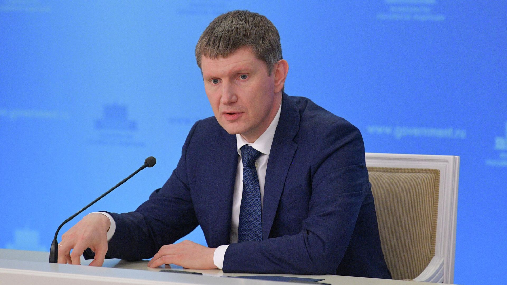 Министр экономического развития РФ Максим Решетников во время брифинга Министр экономического развития РФ Максим Решетников во время брифинга - РИА Новости, 1920, 17.11.2021