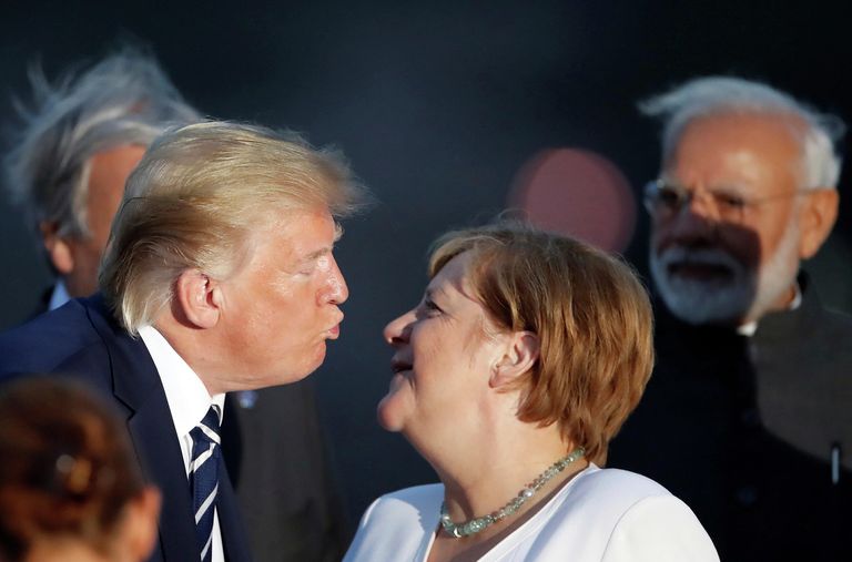 Канцлер Германии Ангела Меркель и Дональд Трамп на саммите G7 Канцлер Германии Ангела Меркель и Дональд Трамп на саммите G7