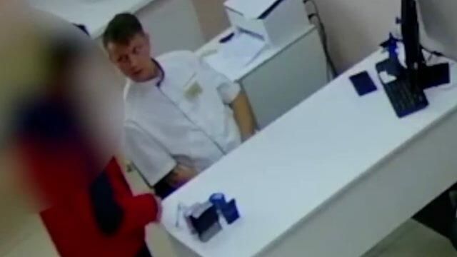 Мусульманин избил врача за осмотр жены. Запись камеры наблюдения Мусульманин избил врача за осмотр жены. Запись камеры наблюдения - РИА Новости, 1920, 24.09.2021