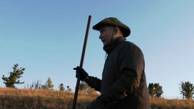 Путин и Шойгу прогуливаются по склонам заповедника Путин и Шойгу прогуливаются по склонам заповедника - РИА Новости, 1920, 26.09.2021