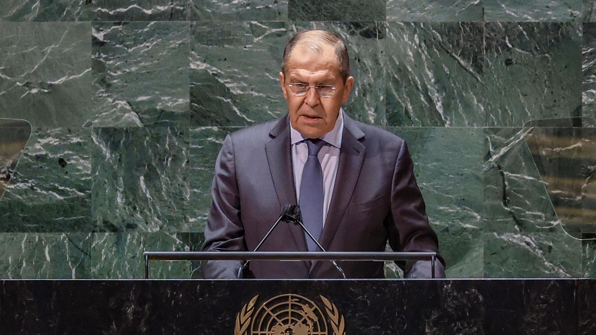 Министр иностранных дел РФ Сергей Лавров во время выступления на общеполитической дискуссиии в рамках 76-й сессии Генеральной Ассамблеи Организации Объединенных Наций (ООН) в Нью-Йорке Министр иностранных дел РФ Сергей Лавров во время выступления на общеполитической дискуссиии в рамках 76-й сессии Генеральной Ассамблеи Организации Объединенных Наций (ООН) в Нью-Йорке - РИА Новости, 1920, 25.09.2021