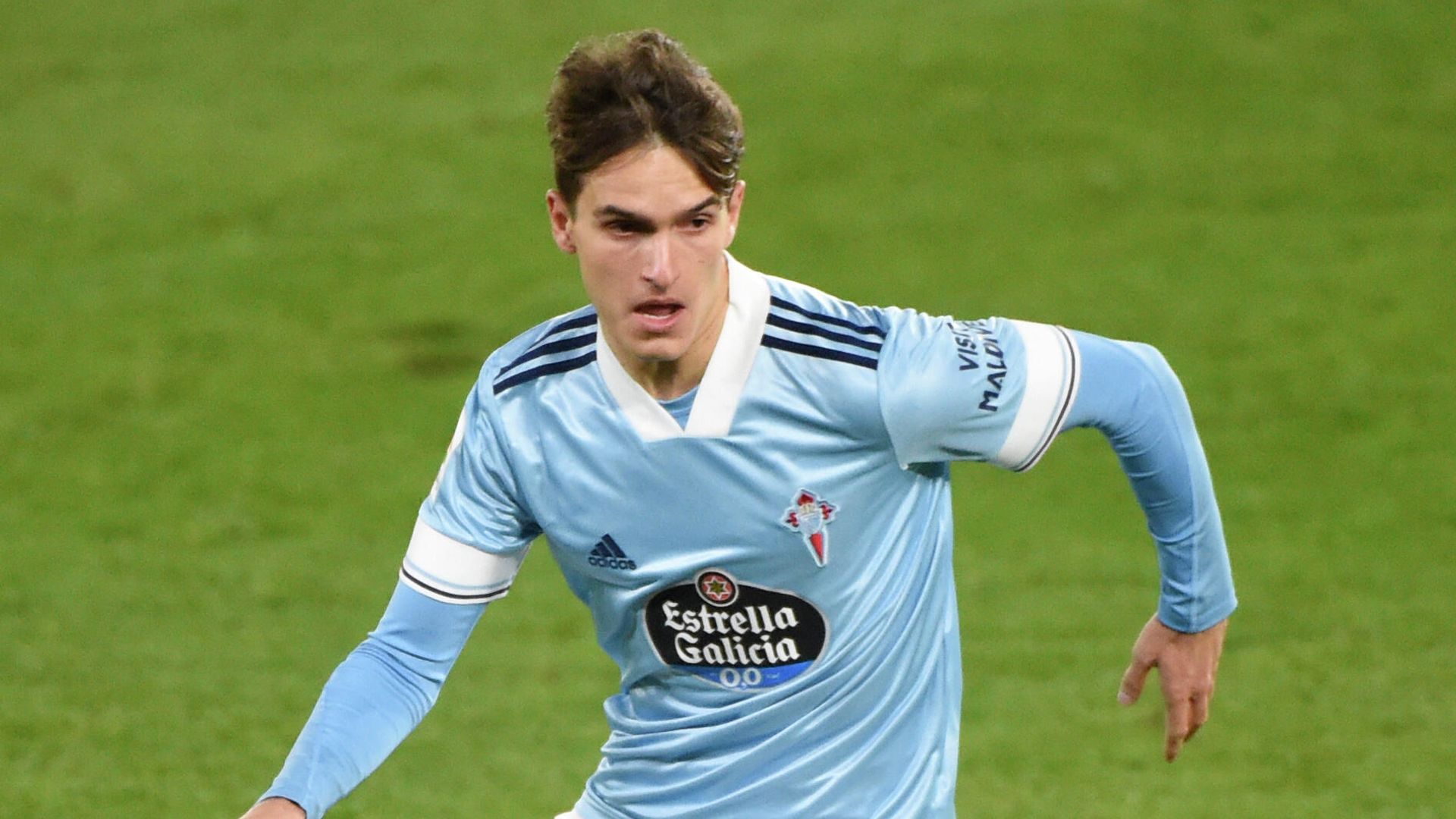 Celta Vigo's Spanish midfielder Denis Suarez controls the ball during the Spanish league football match between RC Celta de Vigo and Villarreal CF at the Balaidos stadium in Vigo on January 8, 2021. (Photo by MIGUEL RIOPA / AFP) Celta Vigo's Spanish midfielder Denis Suarez controls the ball during the Spanish league football match between RC Celta de Vigo and Villarreal CF at the Balaidos stadium in Vigo on January 8, 2021. (Photo by MIGUEL RIOPA / AFP) - РИА Новости, 1920, 28.09.2021