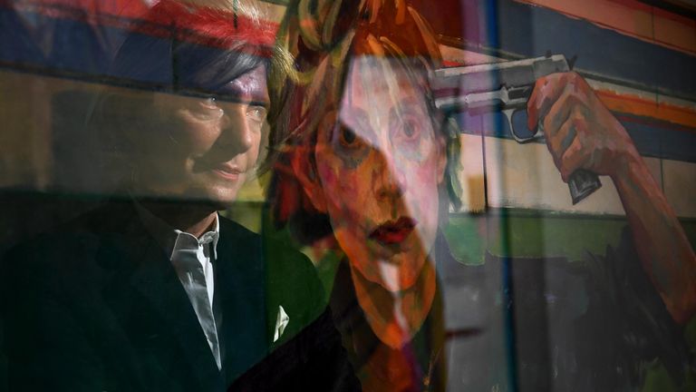 Художница Ксения Хауснер во время пресс-показа выставки Ксения Хауснер. Правдивая ложь в Галерее искусства стран Европы и Америки XIX-XX веков ГМИИ имени А. С. Пушкина в Москве. Художница Ксения Хауснер во время пресс-показа выставки Ксения Хауснер. Правдивая ложь в Галерее искусства стран Европы и Америки XIX-XX веков ГМИИ имени А. С. Пушкина в Москве.