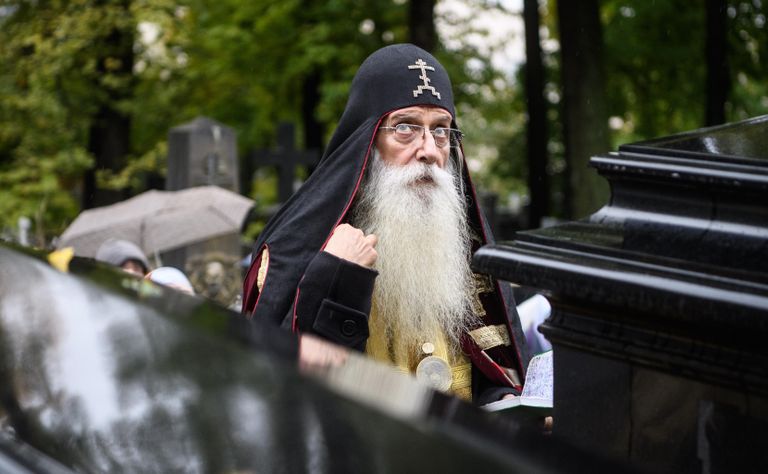 Предстоятель Русской православной старообрядческой церкви митрополит Корнилий во время крестного хода на Рогожское кладбище в память 250-летия его основания Предстоятель Русской православной старообрядческой церкви митрополит Корнилий во время крестного хода на Рогожское кладбище в память 250-летия его основания