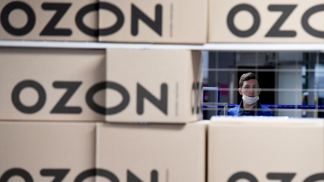 Сотрудник на складе Ozon