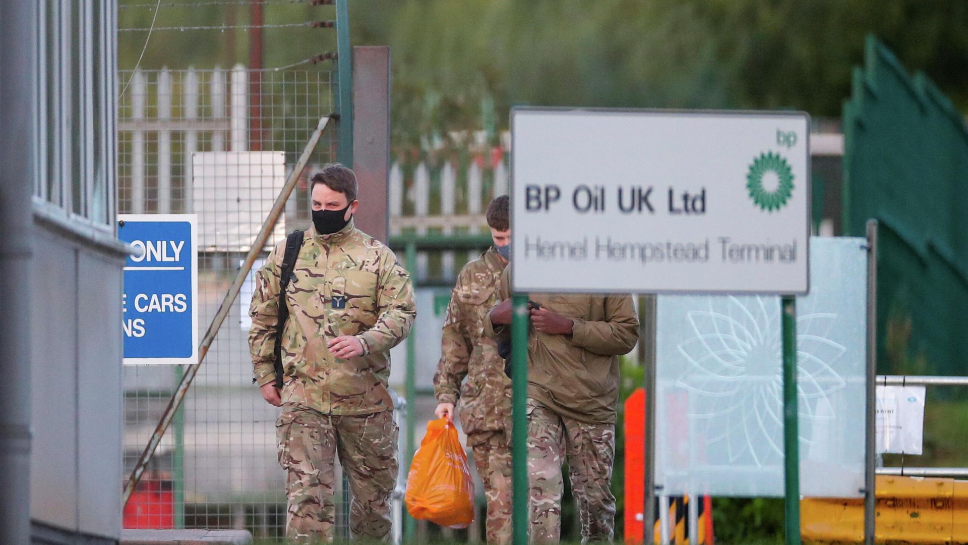 Военные на нефтебазе Бансфилд в Хемел-Хемпстеде, Великобритания Военные на нефтебазе Бансфилд в Хемел-Хемпстеде, Великобритания - РИА Новости, 1920, 04.10.2021