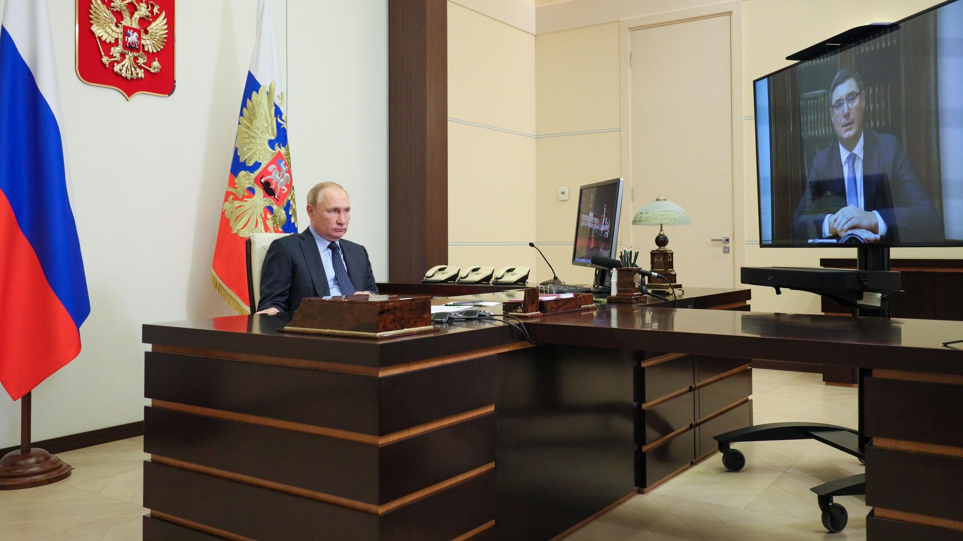 Президент РФ Владимир Путин проводит в режиме видеоконференции встречу с временно исполняющим обязанности губернатора Владимирской области Александром Авдеевым Президент РФ Владимир Путин проводит в режиме видеоконференции встречу с временно исполняющим обязанности губернатора Владимирской области Александром Авдеевым - РИА Новости, 1920, 04.10.2021