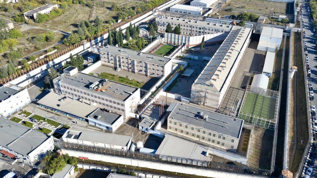 Здание тюрьмы в Рустави, где содержится арестованный бывший президент Грузии Михаил Саакашвили Здание тюрьмы в Рустави, где содержится арестованный бывший президент Грузии Михаил Саакашвили - РИА Новости, 1920, 30.10.2021