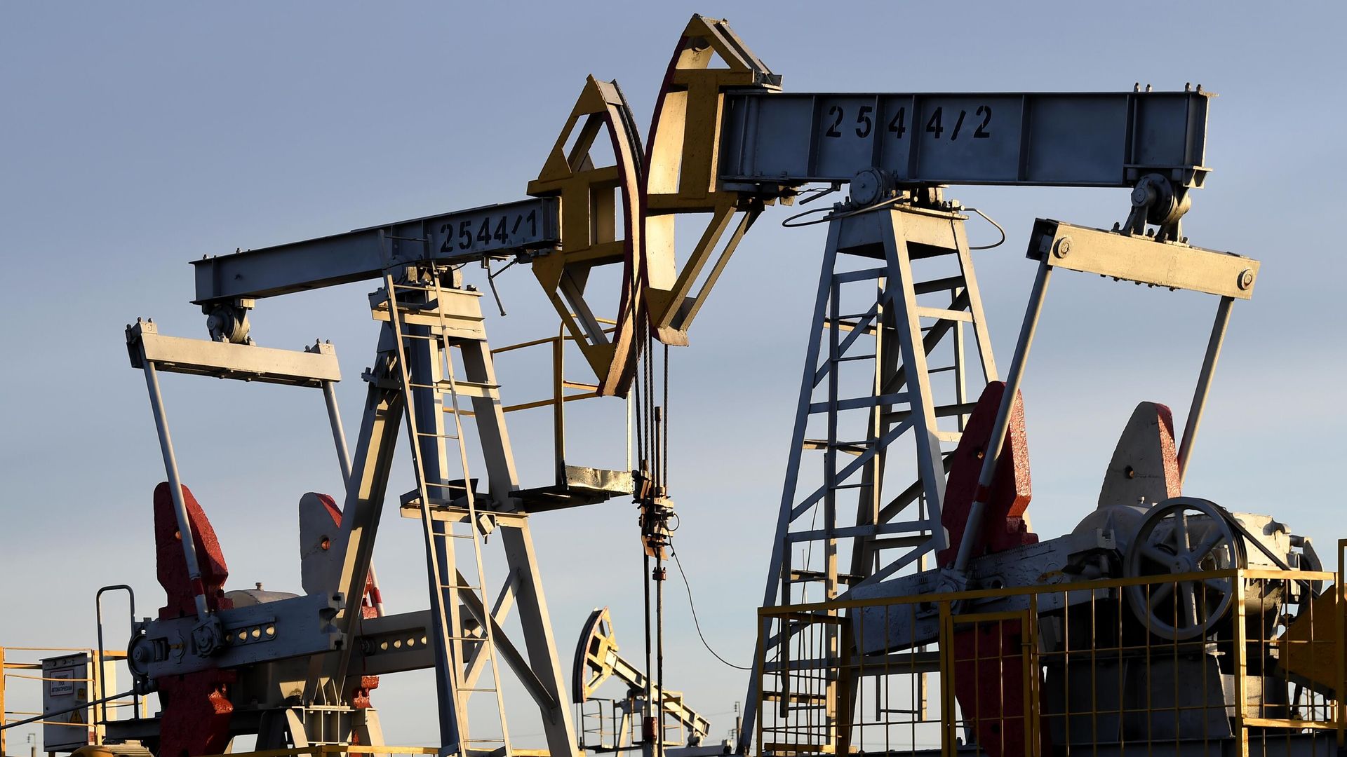 Нефтяные качалки Нефтяные качалки - РИА Новости, 1920, 29.11.2022