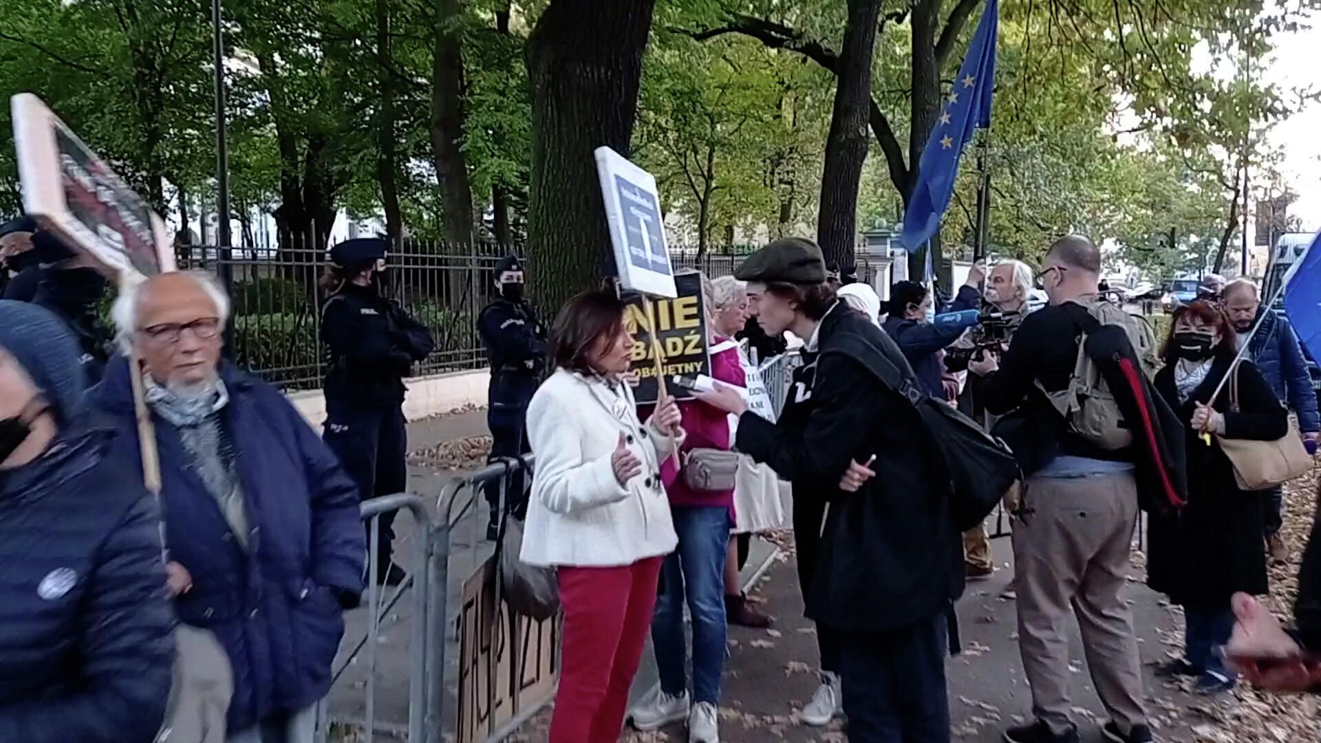 Акция протеста у здания Конституционного суда Польши Акция протеста у здания Конституционного суда Польши - РИА Новости, 1920, 07.10.2021