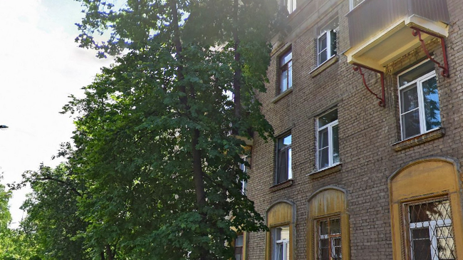 Пятиэтажка на улице Маршала Бирюзова в Москве