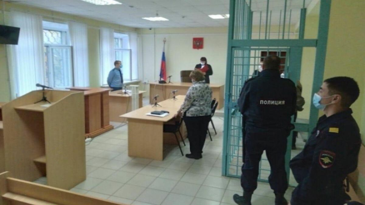 Оглашение меры пресечения фигуранту дела об отравлении поддельным алкоголем в Оренбурге Оглашение меры пресечения фигуранту дела об отравлении поддельным алкоголем в Оренбурге - РИА Новости, 1920, 09.10.2021