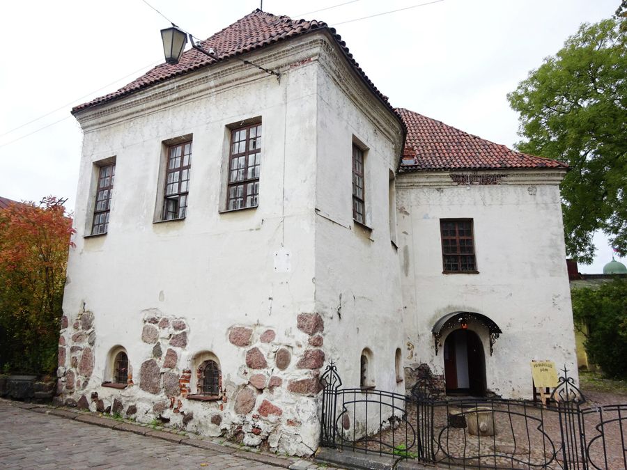 Костёл Св. Гиацинта (Рыцарский дом) построен в 16 веке. Костёл Св. Гиацинта (Рыцарский дом) построен в 16 веке.