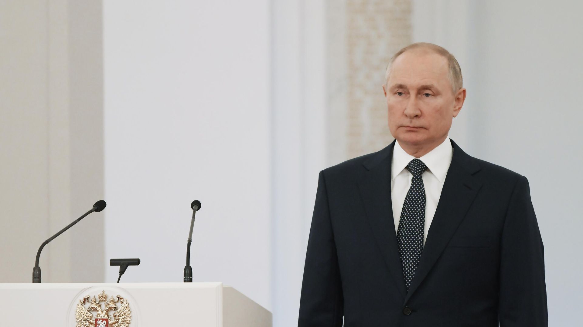 LIVE: Путин проводит встречу с депутатами Госдумы нового созыва LIVE: Путин проводит встречу с депутатами Госдумы нового созыва - РИА Новости, 1920, 12.10.2021