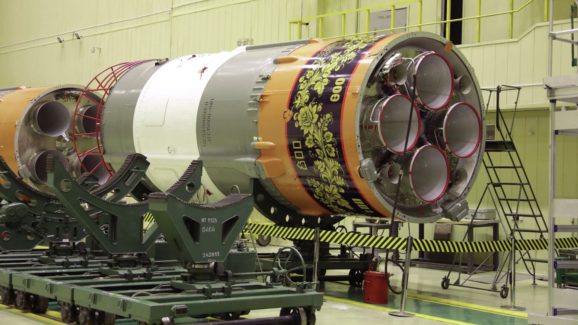 Ракета-носитель Союз-2.1б с нанесенной символикой празднования 800-летия Нижнего Новгорода на космодроме Байконур Ракета-носитель Союз-2.1б с нанесенной символикой празднования 800-летия Нижнего Новгорода на космодроме Байконур - РИА Новости, 1920, 12.10.2021