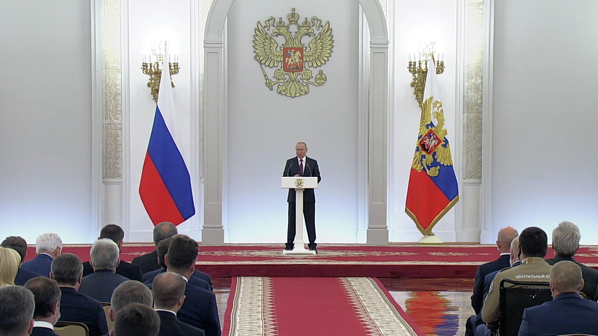Путин: Главный наш враг – это низкие доходы наших граждан, миллионов наших людей Путин: Главный наш враг – это низкие доходы наших граждан, миллионов наших людей - РИА Новости, 1920, 12.10.2021