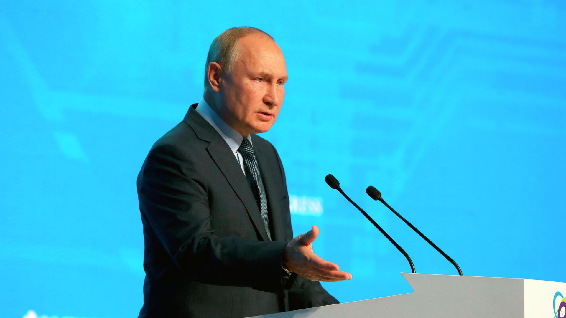 Президент РФ Владимир Путин на пленарном заседании международного форума Российская энергетическая неделя Президент РФ Владимир Путин на пленарном заседании международного форума Российская энергетическая неделя - РИА Новости, 1920, 14.10.2021