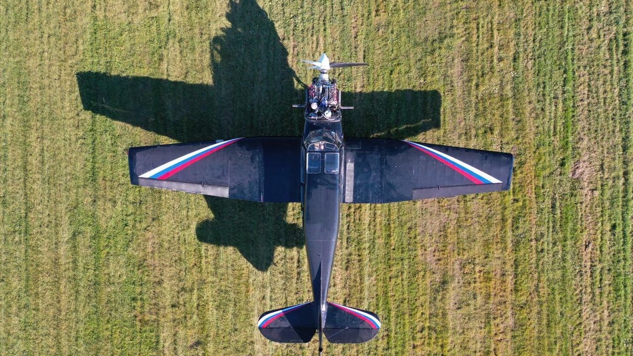 Самолет Як-18Т с авиационным двигателем АПД-500, созданным на основе двигателя от автомобилей серии Aurus Самолет Як-18Т с авиационным двигателем АПД-500, созданным на основе двигателя от автомобилей серии Aurus - РИА Новости, 1920, 14.10.2021