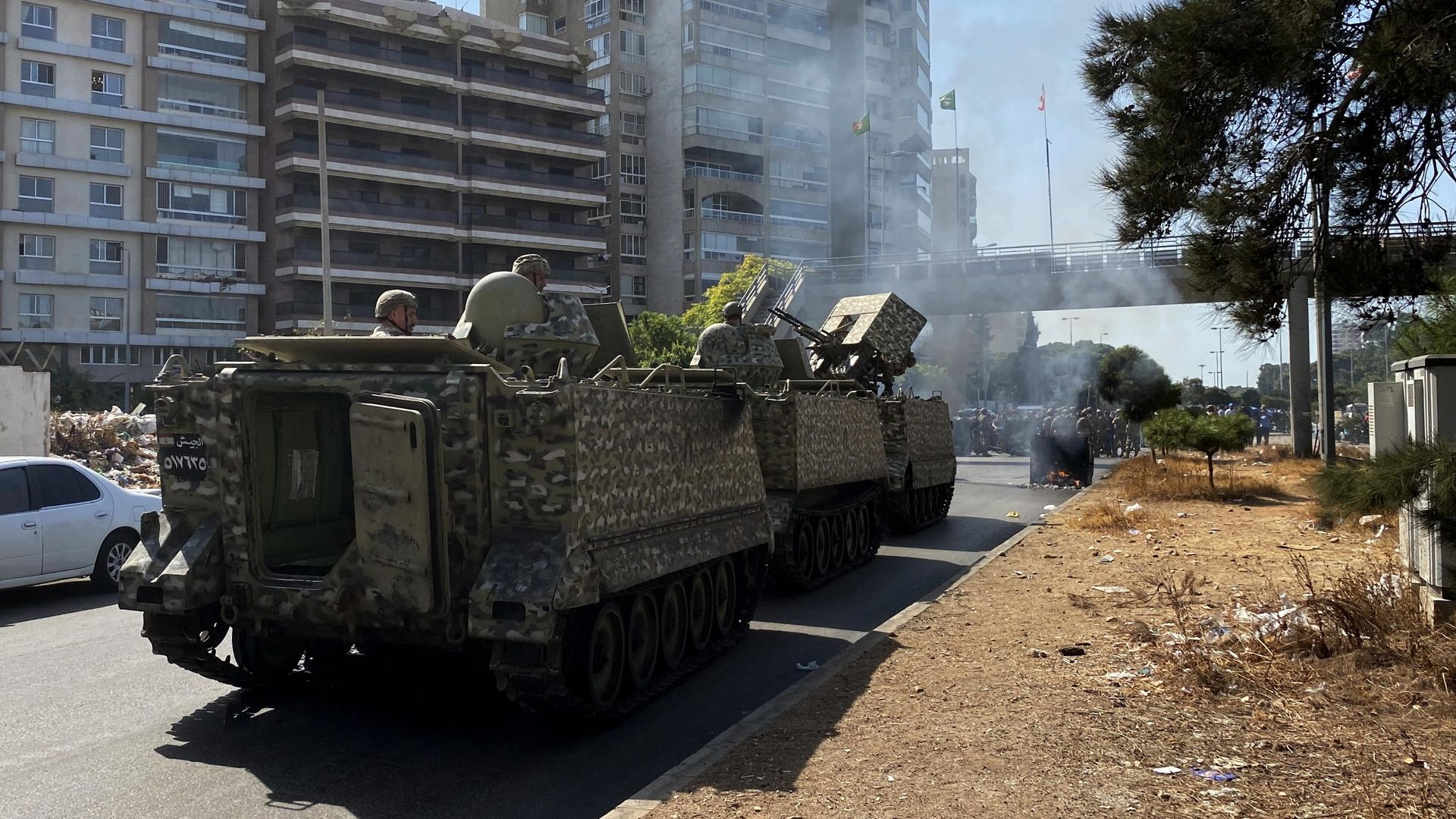 Военнослужащие ливанской армии на одной из улиц Бейрута Военнослужащие ливанской армии на одной из улиц Бейрута - РИА Новости, 1920, 11.08.2025