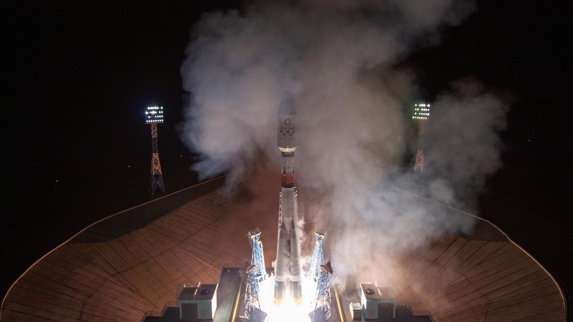Пуск ракеты-носителя Союз-2.1б с разгонным блоком Фрегат и 36-ю аппаратами компании OneWeb с космодрома Восточный в Амурской области Пуск ракеты-носителя Союз-2.1б с разгонным блоком Фрегат и 36-ю аппаратами компании OneWeb с космодрома Восточный в Амурской области - РИА Новости, 1920, 14.10.2021