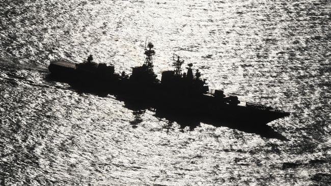 Большой противолодочный корабль Адмирал Пантелеев ВМФ РФ во время учений