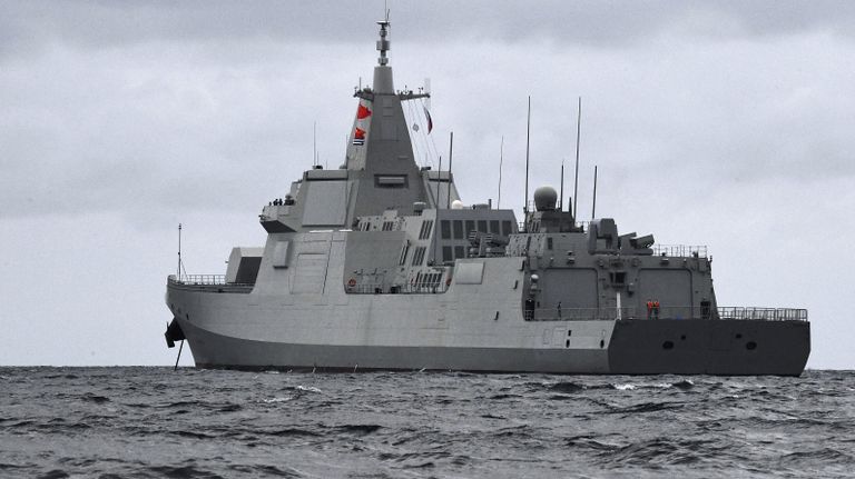 Эсминец Нань Чан ВМС Народно-освободительной армии Китая во время совместных российско-китайских военно-морских учений Морское взаимодействие — 2021 в Японском море Эсминец Нань Чан ВМС Народно-освободительной армии Китая во время совместных российско-китайских военно-морских учений Морское взаимодействие — 2021 в Японском море