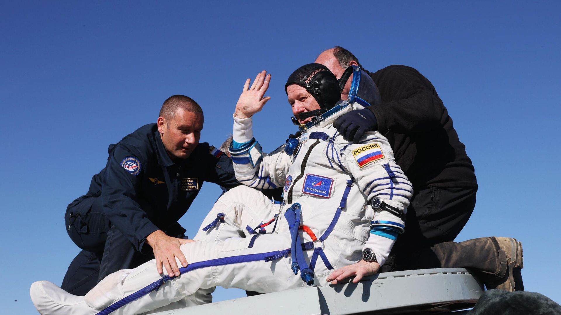 Космонавт Роскосмоса Олег Новицкий после посадки спускаемого аппарата транспортного пилотируемого корабля Союз МС-18 Космонавт Роскосмоса Олег Новицкий после посадки спускаемого аппарата транспортного пилотируемого корабля Союз МС-18 - РИА Новости, 1920, 04.03.2026