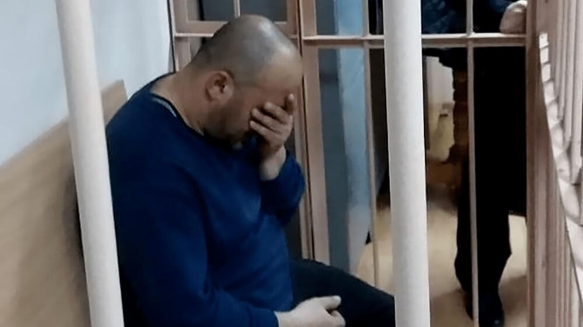 Один из предполагаемых сбытчиков спирта, от отравления которым в Екатеринбурге умерли 18 человек, в суде Один из предполагаемых сбытчиков спирта, от отравления которым в Екатеринбурге умерли 18 человек, в суде - РИА Новости, 1920, 21.10.2021