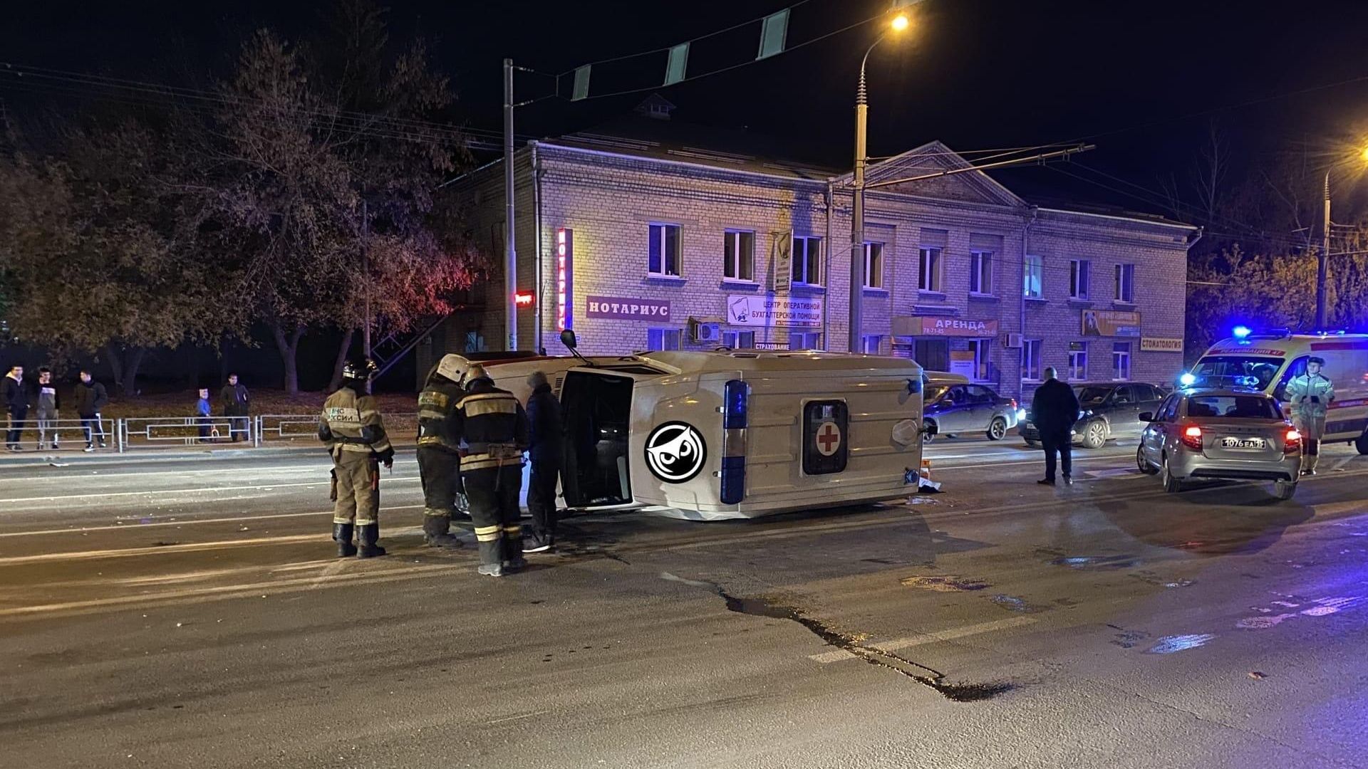 ДТП в Пензе с участием скорой помощи ДТП в Пензе с участием скорой помощи - РИА Новости, 1920, 18.10.2021