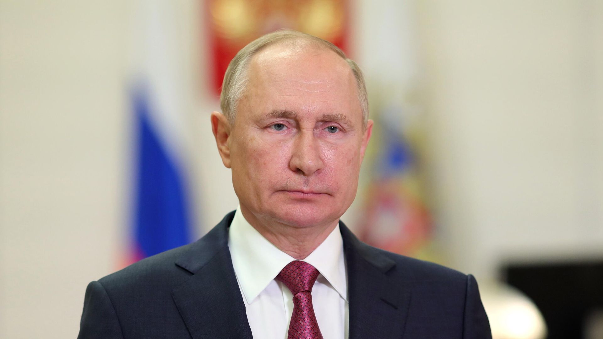 Президент РФ Владимир Путин во время видеообращения к участникам и гостям церемонии вручения премии Русского географического общества - РИА Новости, 1920, 21.10.2021