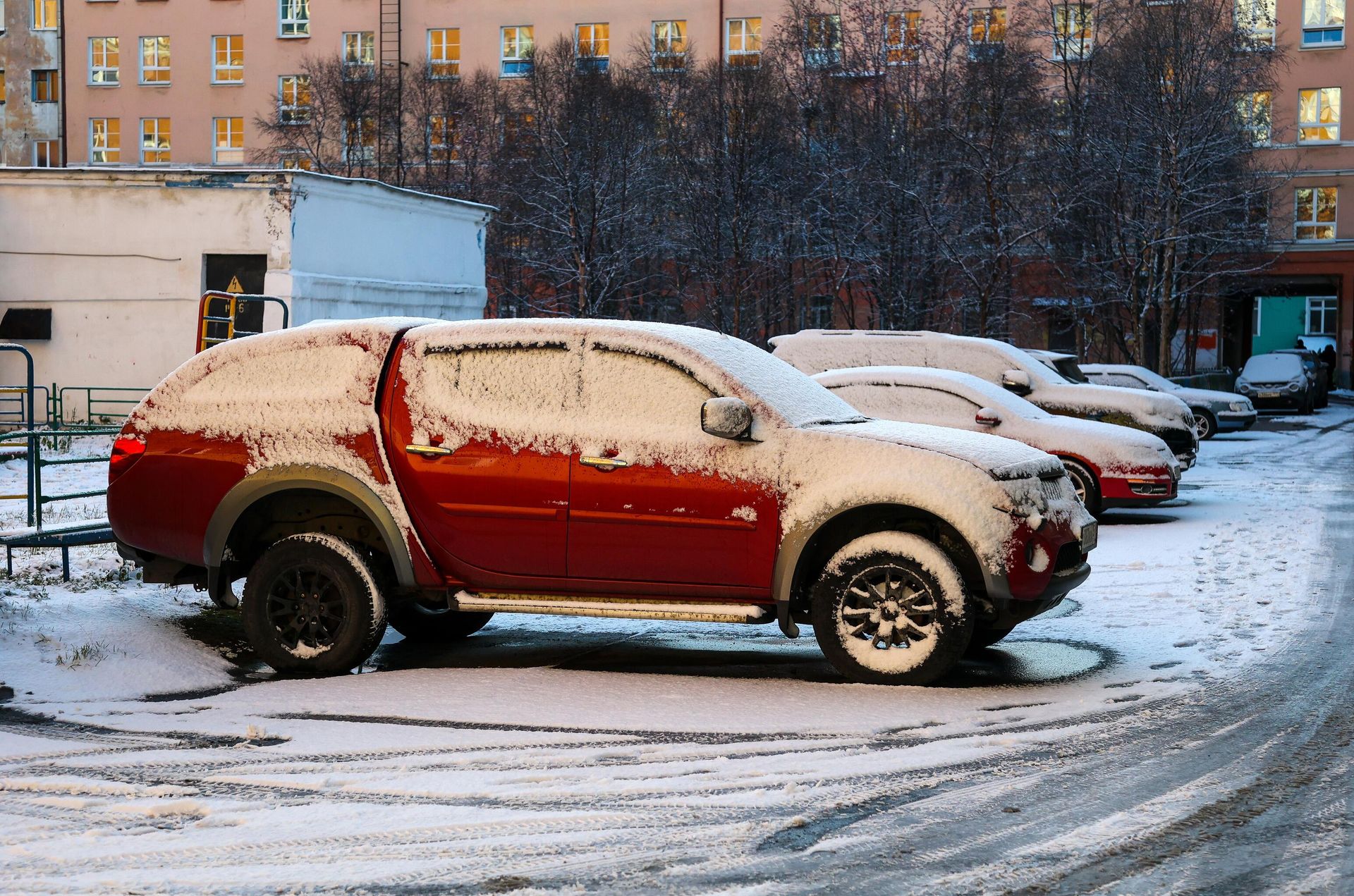 Автомобиль на стоянке Автомобиль на стоянке - РИА Новости, 1920, 19.01.2022