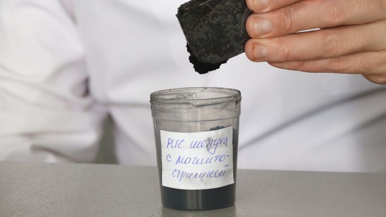 Жженая рисовая шелуха после электромагнитной активации Жженая рисовая шелуха после электромагнитной активации