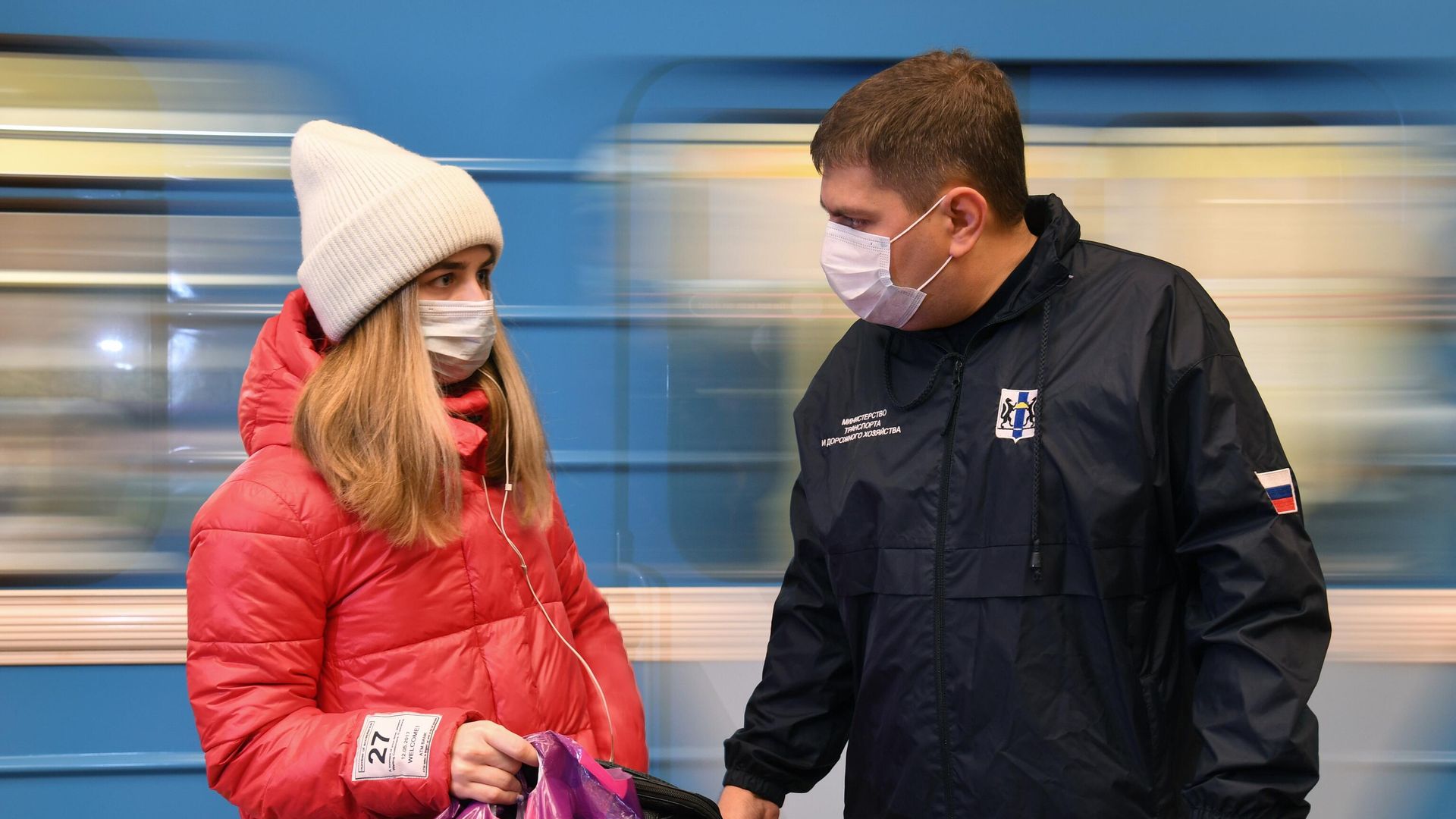 Рейд по соблюдению масочного режима в Новосибирском метрополитене Рейд по соблюдению масочного режима в Новосибирском метрополитене - РИА Новости, 1920, 20.10.2021