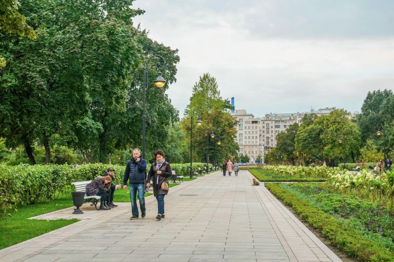 Репинский сквер в Москве Репинский сквер в Москве