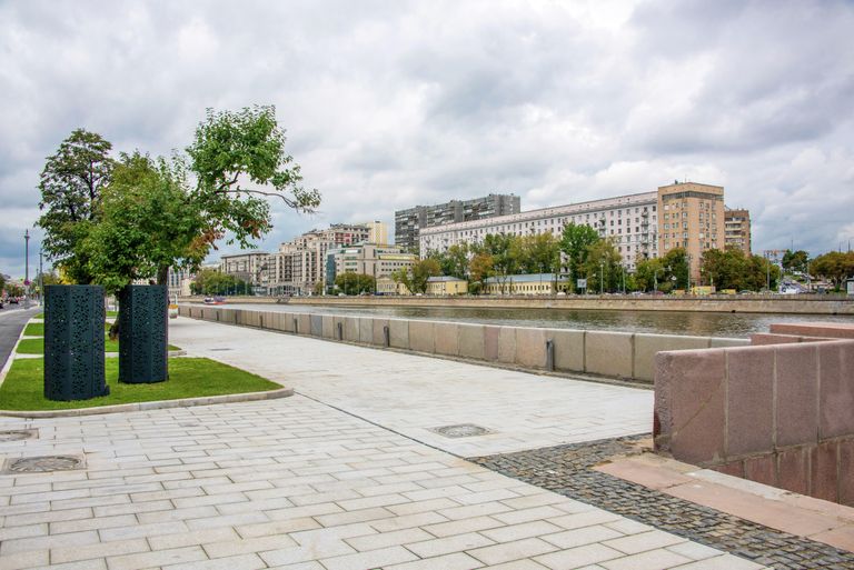 Космодамианская набережная в Москве Космодамианская набережная в Москве