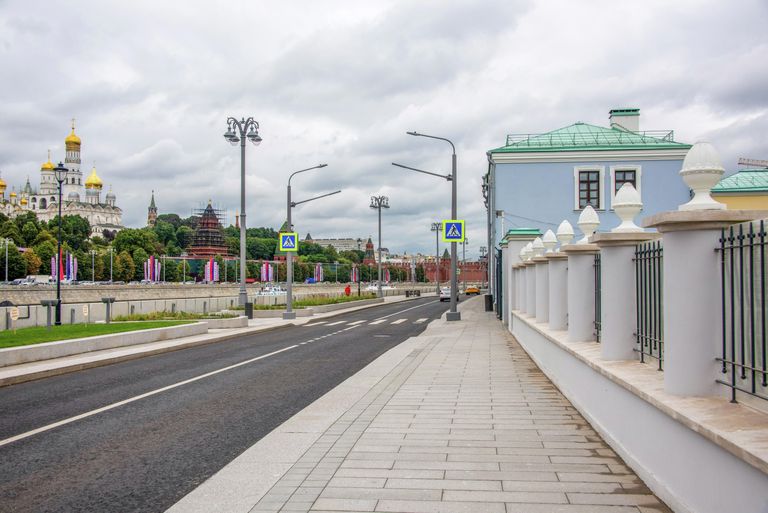 Софийская набережная в Москве Софийская набережная в Москве