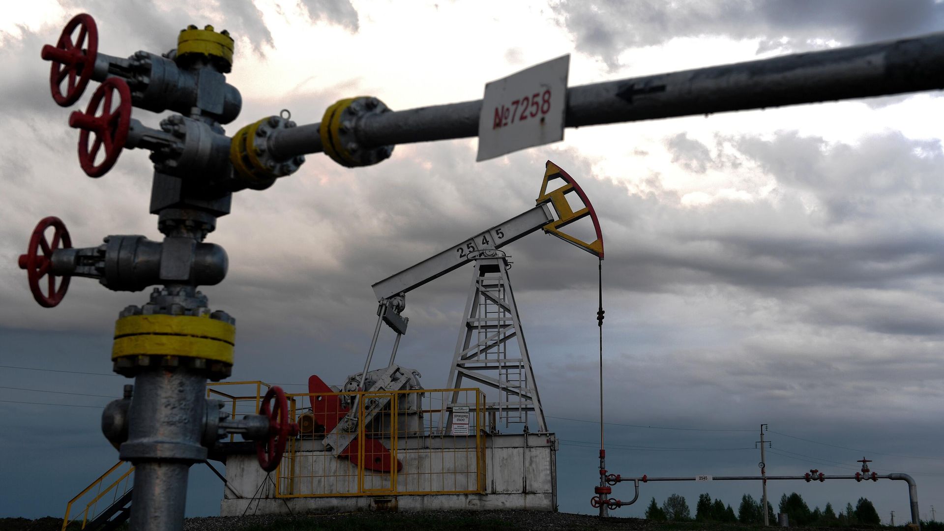 Добыча нефти в Татарстане Добыча нефти в Татарстане - РИА Новости, 1920, 27.04.2022