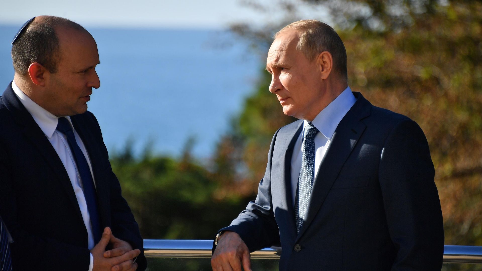 Президент РФ Владимир Путин и премьер-министр Израиля Нафтали Беннет во время встречи в Сочи Президент РФ Владимир Путин и премьер-министр Израиля Нафтали Беннет во время встречи в Сочи - РИА Новости, 1920, 24.10.2021