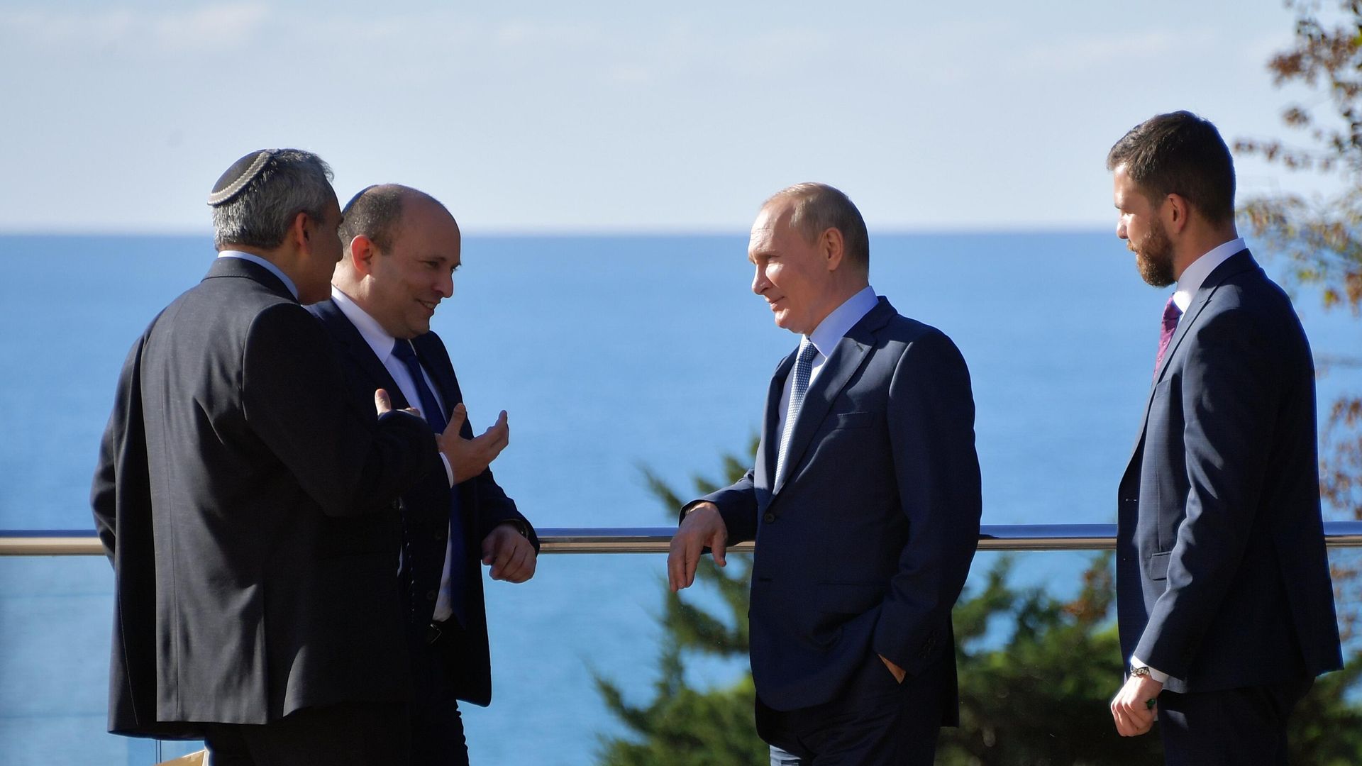 Президент России Владимир Путин и премьер-министр Израиля Нафтали Беннет во время встречи в Сочи Президент России Владимир Путин и премьер-министр Израиля Нафтали Беннет во время встречи в Сочи - РИА Новости, 1920, 05.02.2023