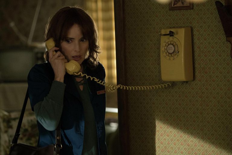 Кадр из сериала Очень странные дела Кадр из сериала Очень странные дела