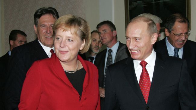 Ангела Меркель и президент России Владимир Путин в Томске, 2006 год Ангела Меркель и президент России Владимир Путин в Томске, 2006 год