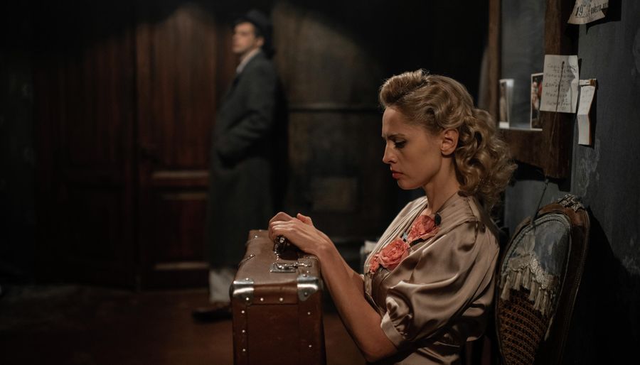 Янина Студилина в роли певицы Ленконцерта Лидии Клейман в сериале Седьмая симфония