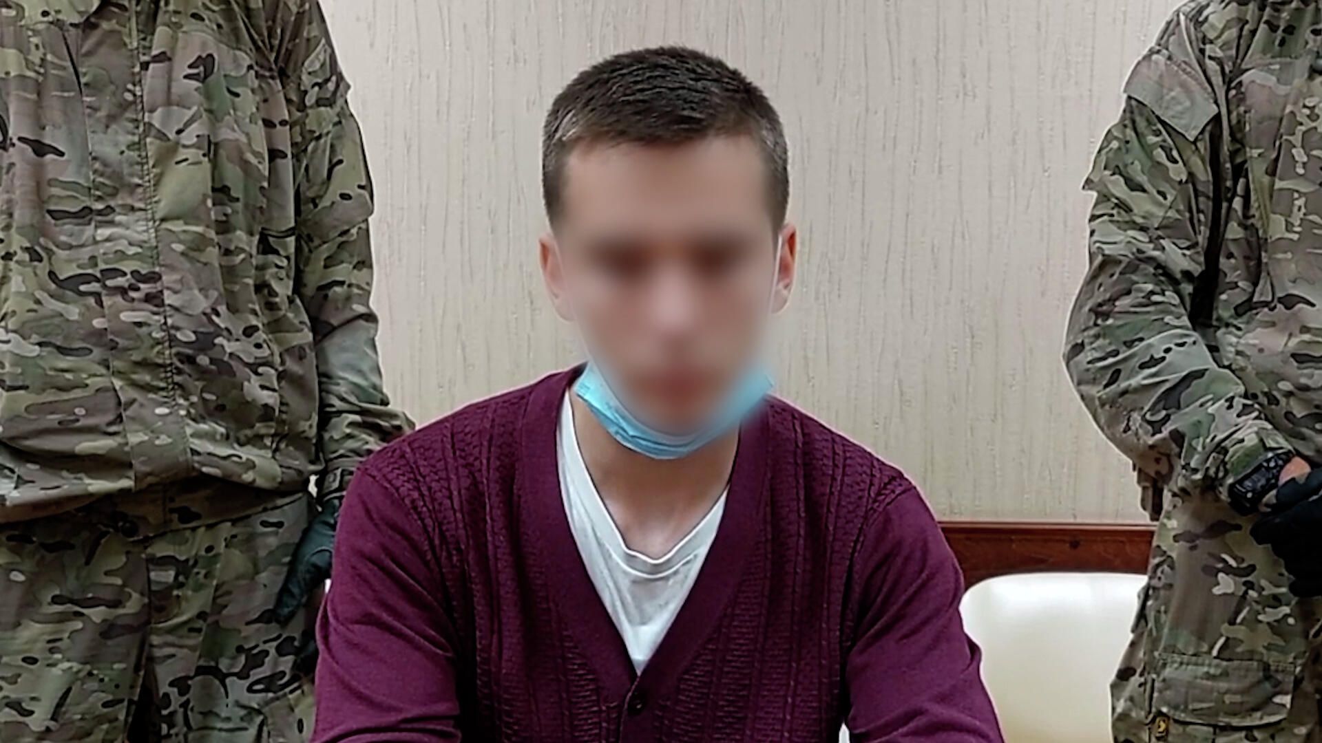Кадры задержания первокурсника ростовского вуза, который призывал к террору Кадры задержания первокурсника ростовского вуза, который призывал к террору - РИА Новости, 1920, 29.10.2021