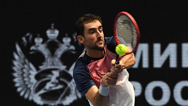 Марин Чилич (Хорватия) в матче одиночного разряда среди мужчин против Карена Хачанова (Россия) на теннисном турнире St. Petersburg Open 2021 в Санкт-Петербурге.