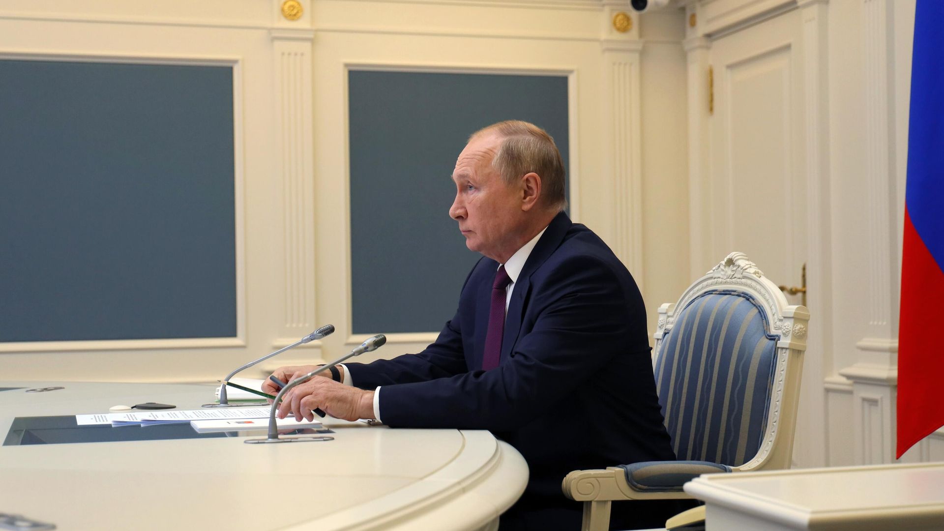 LIVE: Путин выступает на пленарном заседании второго дня саммита G20 LIVE: Путин выступает на пленарном заседании второго дня саммита G20 - РИА Новости, 1920, 31.10.2021