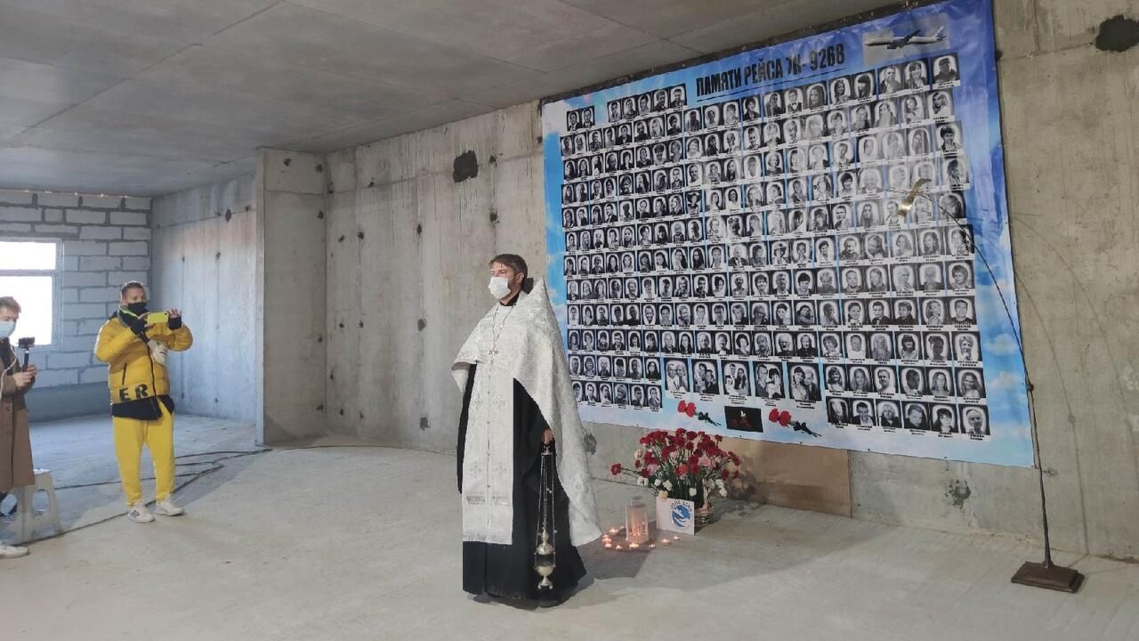 Поминовение погибших в авиакатастрофе российского авиалайнера А321 над Синайским полуостровом в 2015 году строящемся храме Димитрия Солунского в Санкт-Петербурге - РИА Новости, 1920, 31.10.2021